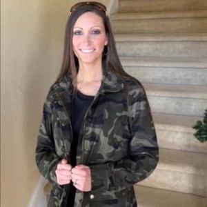 Camo Jacket Size Large! Worn Once! Boutique!